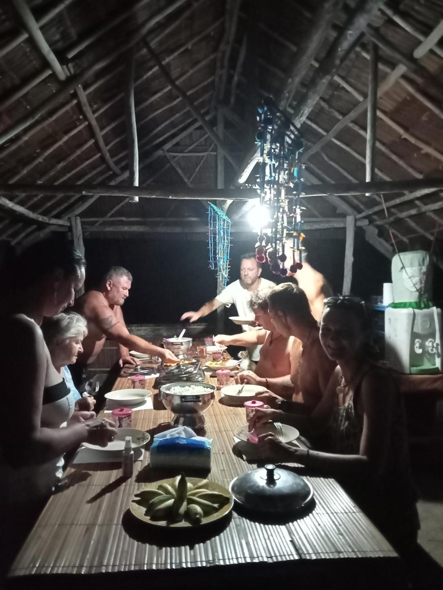 Ransiwor Homestay Kri Екстер'єр фото