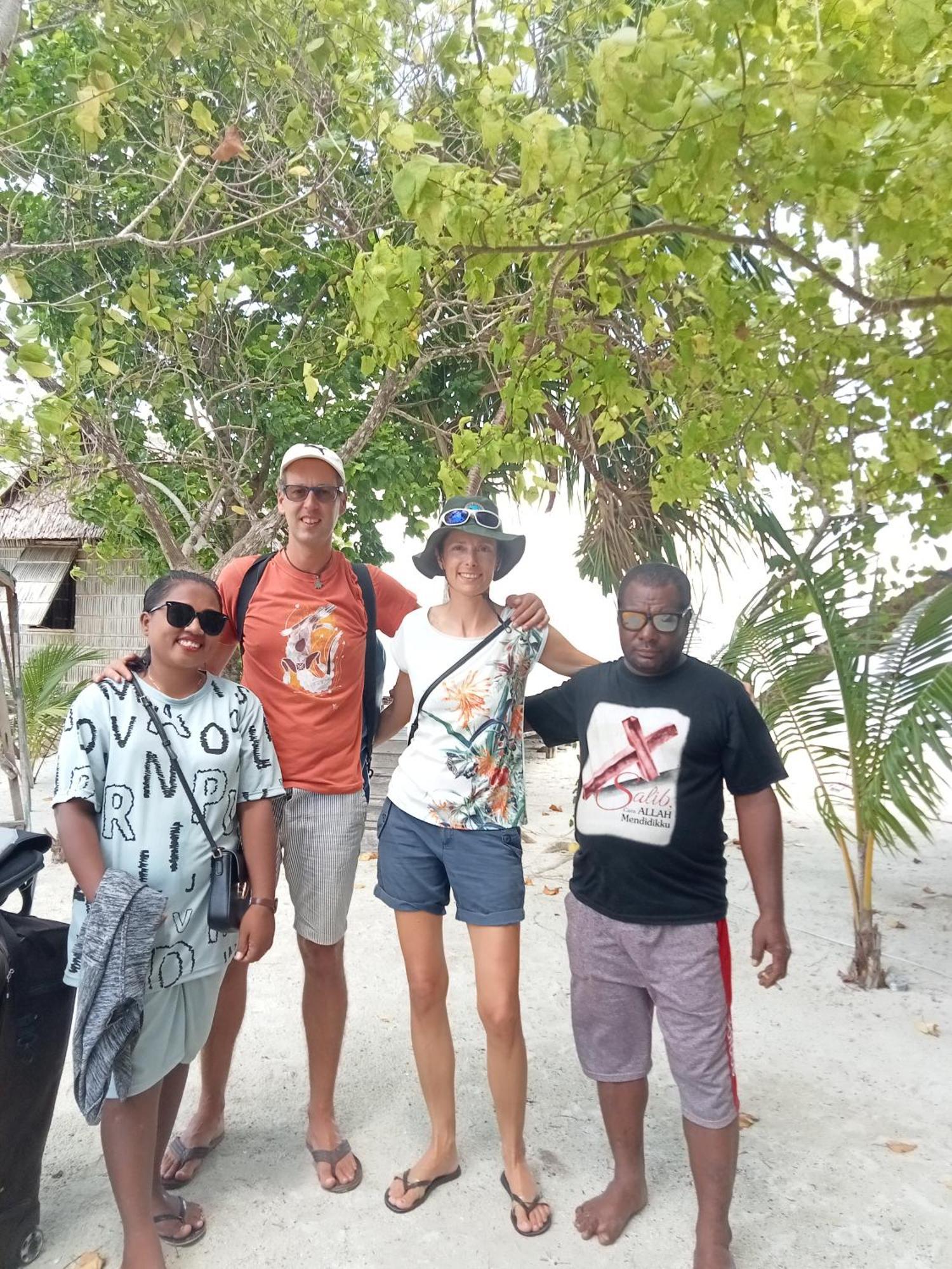 Ransiwor Homestay Kri Екстер'єр фото